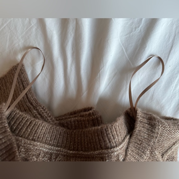 Light, soft, slightly cropped - Picture 10 of 10